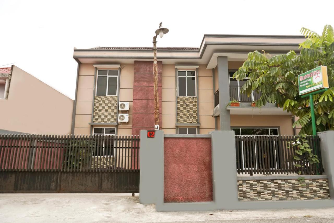 Oyo 1394 Rumaisa Homestay Syariah Pekanbaru Exterior photo